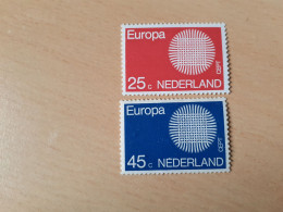 TIMBRES   PAYS-BAS    ANNÉE  1970      N  914  /  915   COTE  2,50  EUROS   NEUFS   LUXE** - Ungebraucht