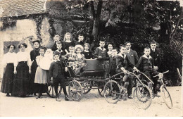 78 - N°90561 - ELANCOURT - Orphelinat, Enfants Dans Une Voiture Tirée Par Des Vélos - Carte Photo - Elancourt