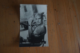 YUL BRYNNER CARTE POSTALE - Other Formats