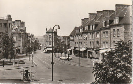 SO 14-(50) SAINT HILAIRE DU HARCOUET - PLACE NATIONALE , PLACE SAINT MICHEL ET ROUTE D' AVRANCHES - 2 SCANS - Saint Hilaire Du Harcouet