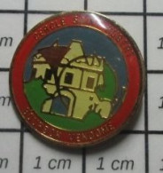 3417 Pin's Pins / Beau Et Rare / ASSOCIATIONS / CHASSE CERCLE ST HUBERT VENDOME COR DE CHASSE - Verenigingen