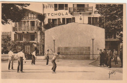 TE 11-(64) ASCAIN - LES PELOTARIS - FRONTON - HOTEL ETCHOLA - 2 SCANS - Ascain