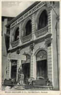 TANZANIE - Moloo Brothers & Co - Silk Merchants - Zanzibar - Vue Panoramique - Animé - Carte Postale Ancienne - Tanzanie