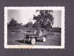 Photo Originale Snapshot Colonies Francaises Indochine Laos Env. Vientiane Oldtimer Car Voiture Jeep Willy's 52938 - Azië