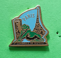 Pin's Police Paris 6e Compagnie De District Tour Eiffel Chien - Police