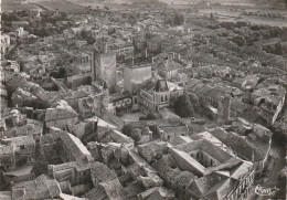 XXX -(30) UZES - VUE AERIENNE - LE CENTRE ET LE DUCHE - 2 SCANS - Uzès