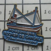 3517 Pin's Pins / Beau Et Rare / BATEAUX / BATEAU DE PECHE POISSONNERIE ROCHER DE CANCALE 25e ANNIVERSAIRE - Bateaux