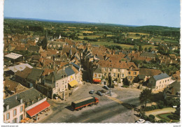 BEAUMONT Sur SARTHE Place De La Libération ( Vue Aérienne ) Place Maisons Monument Camion ,voitures - Beaumont Sur Sarthe