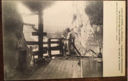 Cpa 24 Dordogne, Les Eyzies, Habitations Préhistoriques Des Grottes Des Gorges D'Enfer, Un Coin De La Cuisine - Les Eyzies