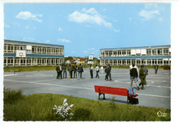 Carte ( Format 15 X 10,5 Cm ) GOUSSAINVILLE Le Lycée - Goussainville