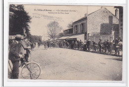 VILLE-D'AVRAY : En Attendant L'arrivée, Restaurant Du Pere Auto - Tres Bon Etat - Ville D'Avray