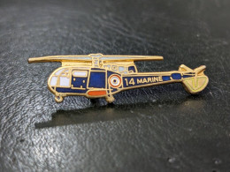 N Pins Pin's Insigne Militaire Helicoptere Sud-Aviation SA316 Alouette III Marine Nationale Gendarmerie Tres Bon état - - Militaria