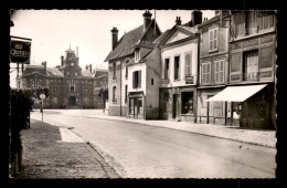 77 - MORMANT - RUE DE PARIS ET MAIRIE - Mormant