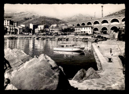 66 - CERBERE - LA PLAGE ET LES ARCADES DE LA GARE - Cerbere