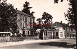 CPSM LAVARDAC - LA MAIRIE ET LES BAINS DOUCHES - Lavardac