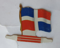 FIGURINE PUBLICITAIRE PLAQUE En Métal DRAPEAU AMERICORAMA ALSACIENNE REPUBLIQUE DOMINICAINE 1963 - Sonstige & Ohne Zuordnung