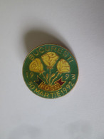 Insigne Roumanie:Le Parti FDSN 1 An 1992-1993,diametre=25 Mm/Romanian Badge:The FDSN Party 1 Year 1992-93,diameter=25 Mm - Vereinswesen