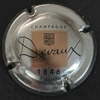 36 - 6 - Devaux, Métal Or Et Noir, 1846 (côte 1,5 €) Capsule De Champagne - Devaux