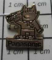 713c PIN'S PINS / Rare Et De Belle Qualité ! / JEUX OLYMPIQUES / BARCELONA 1992 MASCOTTE COBI CAMESCOPE PANASONIC - Jeux Olympiques