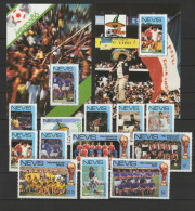 Nevis 1986 Football Soccer World Cup Set Of 12 + 2 S/s MNH - 1986 – Mexique