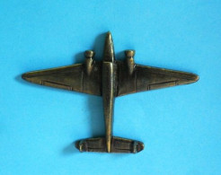 1 PIN'S //   ** AVION / LOCKHEED C-36A ELECTRA ** '3D ** - Army