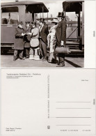 Radebeul  Fahrgäste In Historischer Kleidung Bei Der Fahrkartenkontrolle - Radebeul