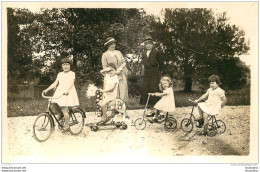 CARTE PHOTO  ENFANTS ET ADULTES A L'ENSOLEILLE - A Identifier