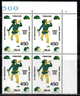 ITALIA REPUBBLICA ITALY REPUBLIC 1986 CORPO DEI BERSAGLIERI QUARTINA ANGOLO DI FOGLIO BLOCK LIRE 450 MNH - 1981-90: Mint/hinged