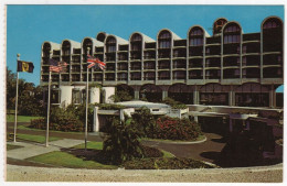 AK 210332 BARBADOS - The Entrance Drive To The Fabulous New Hilton Hotel - Barbados (Barbuda)
