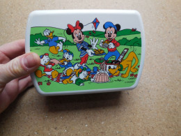 Objets Dérivés Publicité, DISNEY Boite Snack, Sandwich.MICKY MAUS..............ref N30/P.A - Dishes