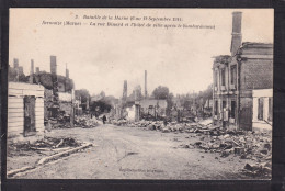 51. SERMAIZE . La Rue Bénard Et L'Hôtel De Ville Aprés Les Bombardements  . Guerre De 1914.1918 - Sermaize-les-Bains