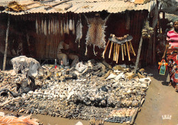 TOGO Lomé AKODESSEWA (MARCHÉ BE AUX FÉTICHES) Amulettes Grigris éditions Iris Carte Non Circulé  (2 Scans) N° 19 \MP7113 - Togo