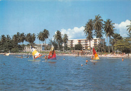 GABON LIBREVILLE  Planches à Voiles Près De L'hotel DIALOGUE  édition TROLEZ  (Scan R/V) N° 71 \MP7165 - Gabon