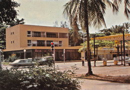 Gabon PORT-GENTIL  La Banque De Crédit Et Station PIZO édition Sogapresse à Libreville  (Scan R/V) N° 13 \MP7166 - Gabon