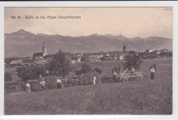 Bulle Et Les Alpes Gruyériennes, Scène De Fenaison Très Animée - Bulle