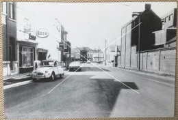 THIMÉON Rue Des Vignobles Station Esso Et Citroën 2CV CP édit Vie Féminine - Pont-à-Celles