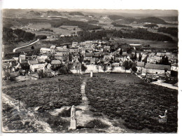 En Avion Au Dessus De ... AUMONT AUBRAC - Le Christ Roi Et Le Quartier Du Foirail - Aumont Aubrac