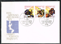 FEM-L9 - ALLEMAGNE DEMOCRATIQUE DDR N° 1702A Tryptique Journée Internationale De La Femme Sur FDC - 1971-1980