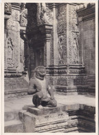 Photo De Particulier  INDOCHINE  CAMBODGE  ANGKOR THOM  Art Khmer Temple Statue A Situer & Identifier Réf 30343 - Azië