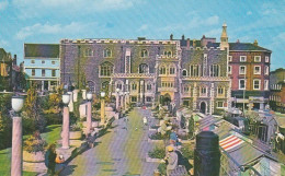 Garden Of Remembrance & Guild Hall, Norfolk - Norfolk - Unused Saucy Postcard -  -N1 - Norwich