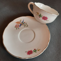 Lot 6 - 1 Tasse En Faïence De DIGOIN SARREGUEMINES, Oiseau De Paradis. Bon état. Fleurs Identiques Sur Tasse Et Soucoupe - Cups