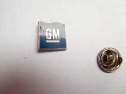Beau Pin's En EGF , Auto Opel , GM , Général Motors , Logo Avec Verso Quadrillé , Lettres épaisses - Opel