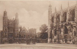AK 210735 ENGLAND - Eton College - Chapel And School Yard - Other & Unclassified