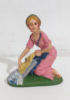 I117195 Pastorello Presepe - Statuina In Plastica - Lavandaia - Presepi