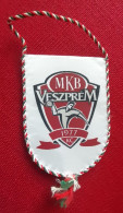 Pennant Handball Club VESZPREM 1977 Hungary Size 7x11cm - Balonmano