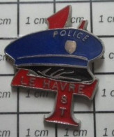 1818c  Pin's Pins / Beau Et Rare / POLICE /  Police LE HAVRE CASQUETTE 4 ST - Politie