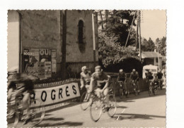 Snapshot Course Velo Cyclisme Coureur Affiche Le Progrès 50s 60s - Wielrennen