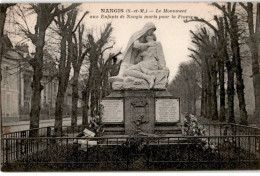 NANGIS: Le Monument Aux Enfants De Nangis Morts Pour La France - Très Bon état - Nangis