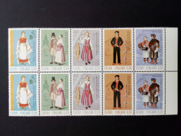 FINNLAND MI-NR. 710-714 POSTFRISCH(MINT) ZUSAMMENDRUCK AUS BOGEN TRACHTEN 1972 - Ungebraucht