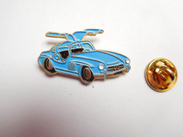 Beau Pin's En Relief  , Auto Mercédès , 300SL , Verso Quadrillé - Mercedes